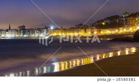 La Concha in night at Donistia 16580381