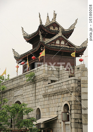 貴州省　貴陽市　青岩古鎮　北城門城壁 16586008