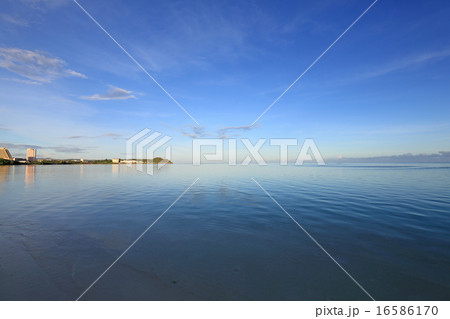 美しいグアムの朝の海 美しいグアムの朝の海 16586170