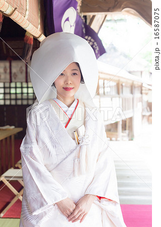 Bride's kimono by pure white dress 16587075