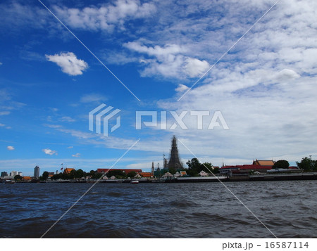 チャオプラヤー川(ワット・アルン付近) チャオプラヤー川(ワット・アルン付近) 16587114