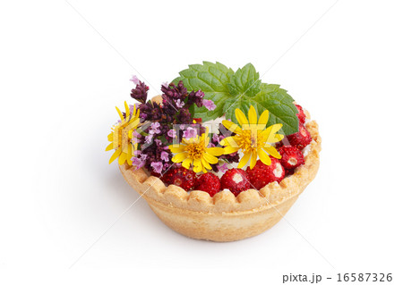 Dessert with wild berries 16587326