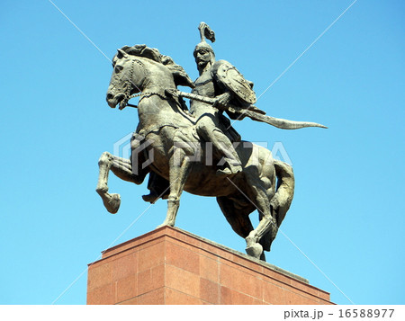 キルギスの首都ビシュケクにあるマナス王像 16588977