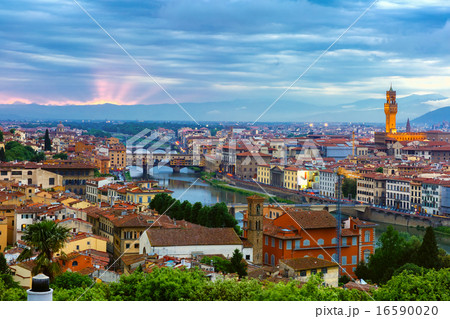Ponte Vecchio and Palazzo Vecchio, Florence, Italy Ponte Vecchio and Palazzo Vecchio, Florence, Italy 16590020