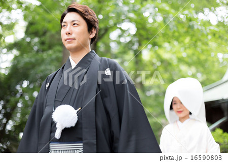 Bride's kimono by pure white dress 16590803