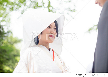Bride's kimono by pure white dress 16590807