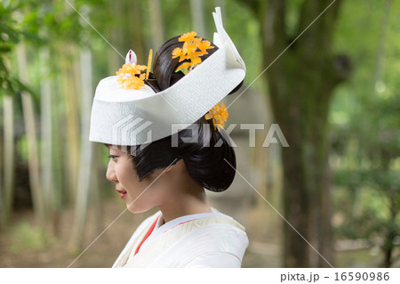 Bride's kimono by pure white dress 16590986
