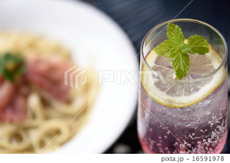 ピンクグレープフルーツソーダ 16591978