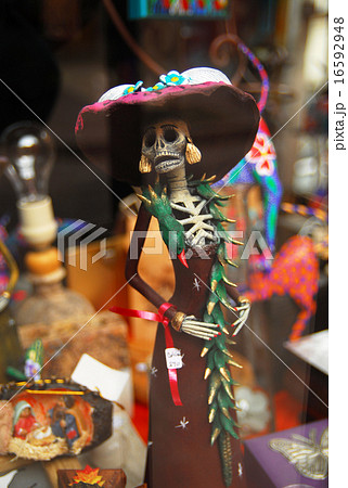 メキシコ グアナファト 骸骨の人形の写真素材