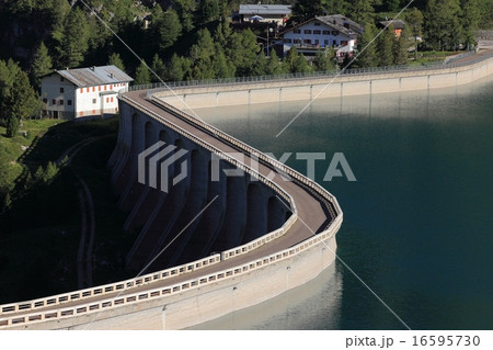 Lake Fedaia Lake Fedaia 16595730
