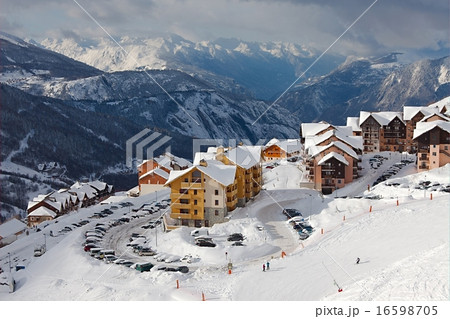 Ski Resort 16598705