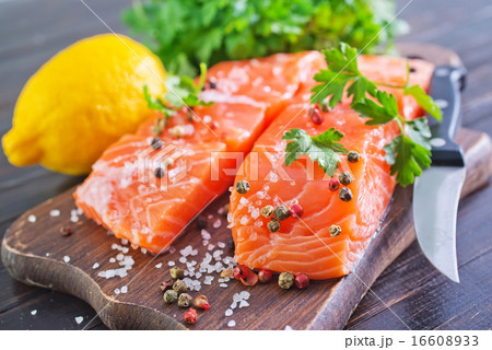 salmon 16608933