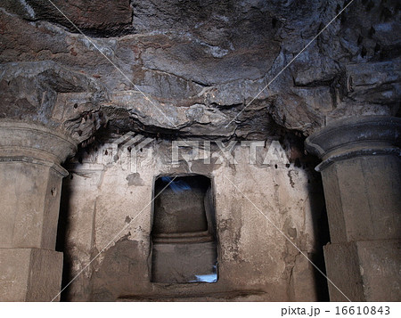 ダウラターバード要塞の石窟寺院（インド） 16610843