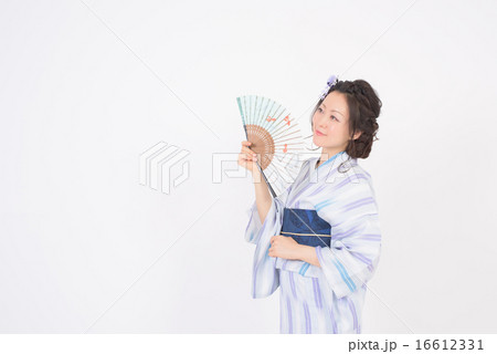 女性　浴衣 16612331