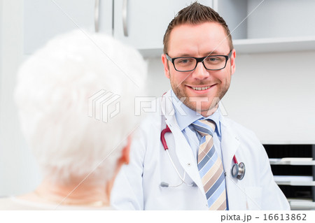 Doctor seeing senior patient in practice Doctor seeing senior patient in practice 16613862