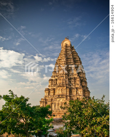 Virupaksha temple in hampi india 16614904