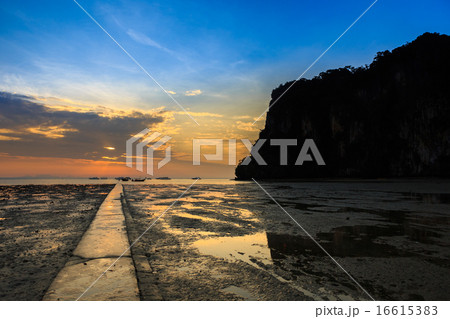 East Railay Beach in the morning 16615383