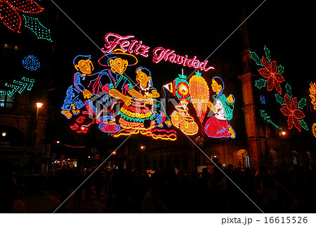 メキシコ　メキシコシティ　ソカロ　クリスマスイルミネーション 16615526