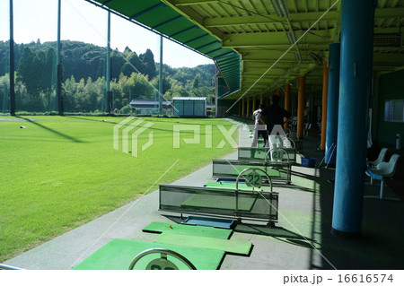 ゴルフ練習場 16616574