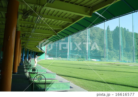 ゴルフ練習場 16616577