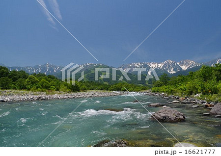 長野県白馬村 姫川上流の松川の清流と初夏の五竜岳~白馬三山遠望 長野県白馬村 姫川上流の松川の清流と初夏の五竜岳~白馬三山遠望 16621777