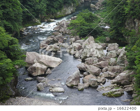 四季折々の自然の移ろいと鬼怒川渓谷の雄大な眺めは必見。 16622400