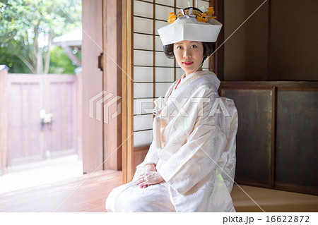 Bride's kimono by pure white dress 16622872