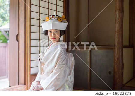 Bride's kimono by pure white dress 16622873