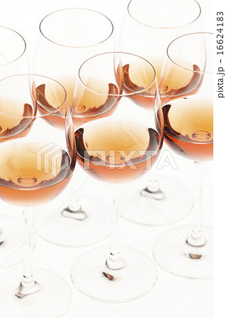 wine glasses with rose wine 16624183