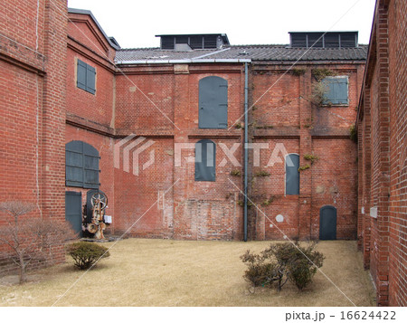 赤レンガ造りの工場 16624422