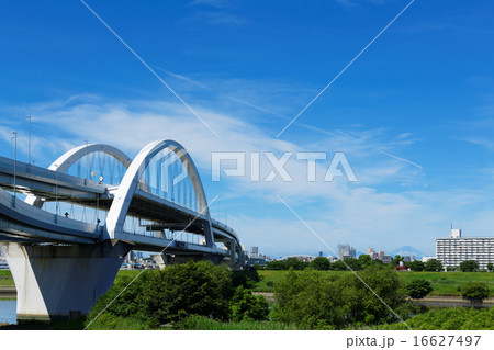 青空が広がる江北ジャンクションと富士山 16627497