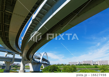 青空が広がる江北ジャンクションと富士山 16627498