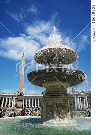 Fountain, St. Peter's Square, Vatican, Rome Fountain, St. Peter's Square, Vatican, Rome 16629905