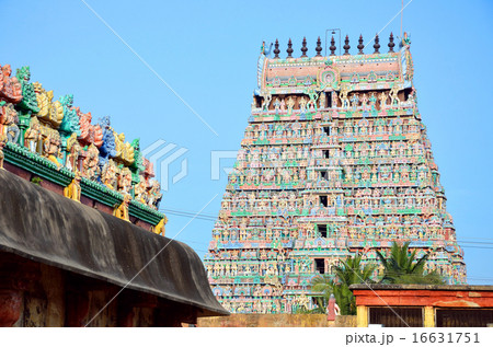 クンバコーナムのクムベーシュワラ寺院 16631751