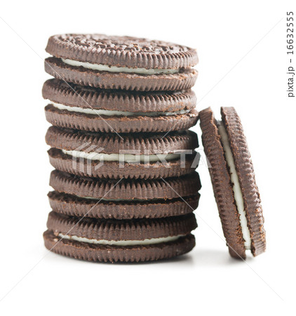 chocolate cookies with cream 16632555