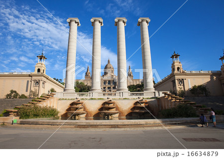 Ionic Columns and National Art Museum of Catalonia 16634879