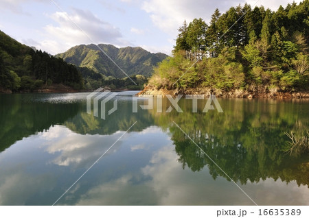 静寂の湖 静寂の湖 16635389