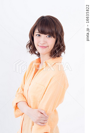 若い女性 16635822