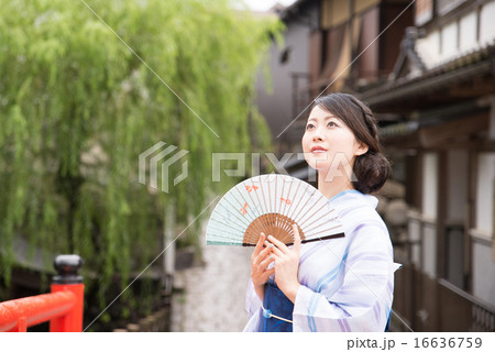 女性　浴衣 16636759