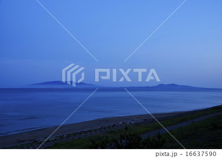 朝靄の男鹿半島 16637590