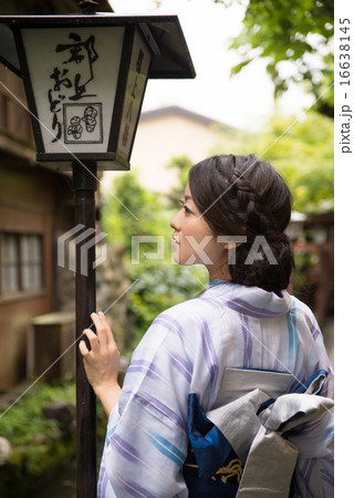 女性　浴衣 16638145