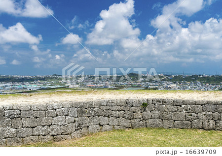 沖縄県 勝連城跡からの眺め 沖縄県 勝連城跡からの眺め 16639709