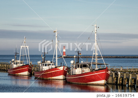 Fishing boats in Warnemuende 16639754