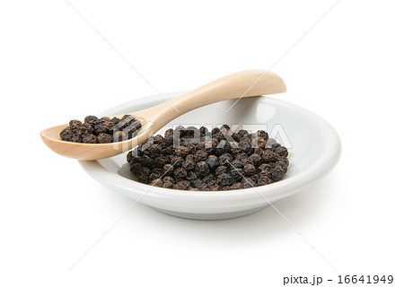 粒の黒胡椒 16641949
