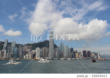 香港の海辺で見る青空 香港の海辺で見る青空 16644021