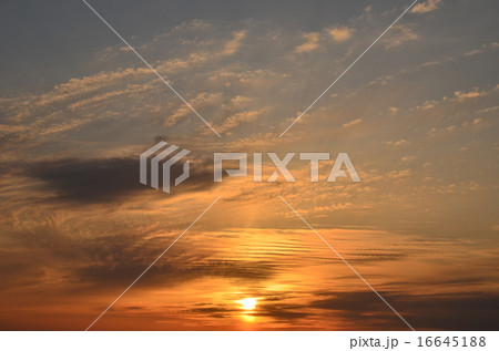 夕日、夕陽、夕焼け 16645188