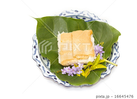 thai dessert ,sweet egg on top sticky rice 16645476