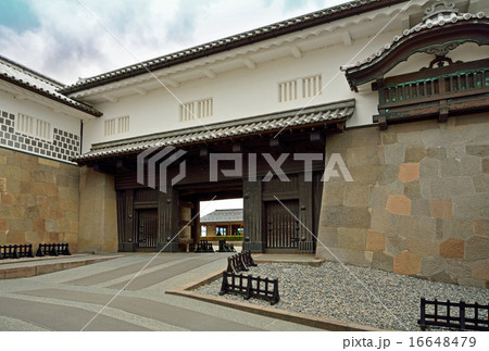 金沢散歩：石川門・二の門　金沢城公園 16648479