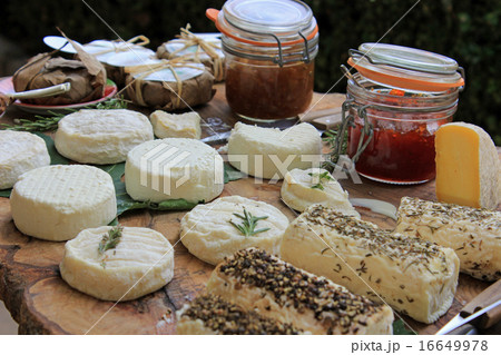 チーズ盛り合わせ　ラ・バスティード・ド・ムスティエ 16649978