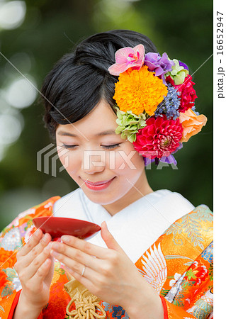 Bride's kimono by "Wasou" 16652947